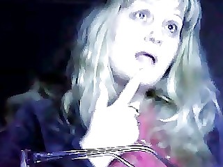 Amateur Juicy MILF Tease Webcam