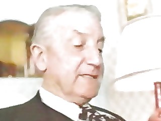 oral stary i młody przy piersi nastolatek